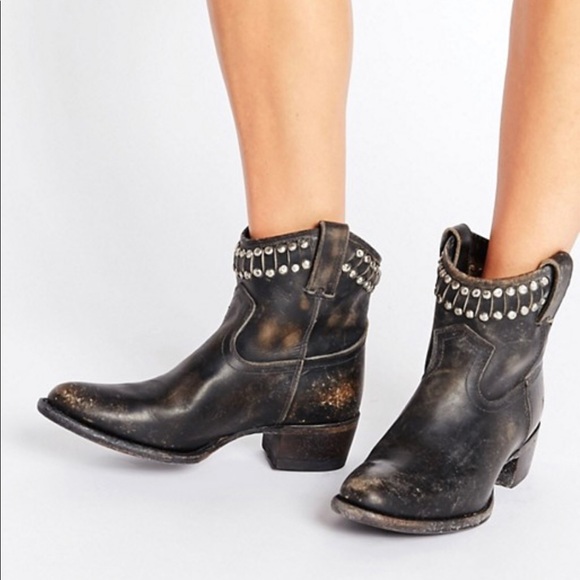 Frye Shoes - 🤩SALE✨HPX4✨AUTHENTIC FRYE SHORT LEATHER BOOTIES